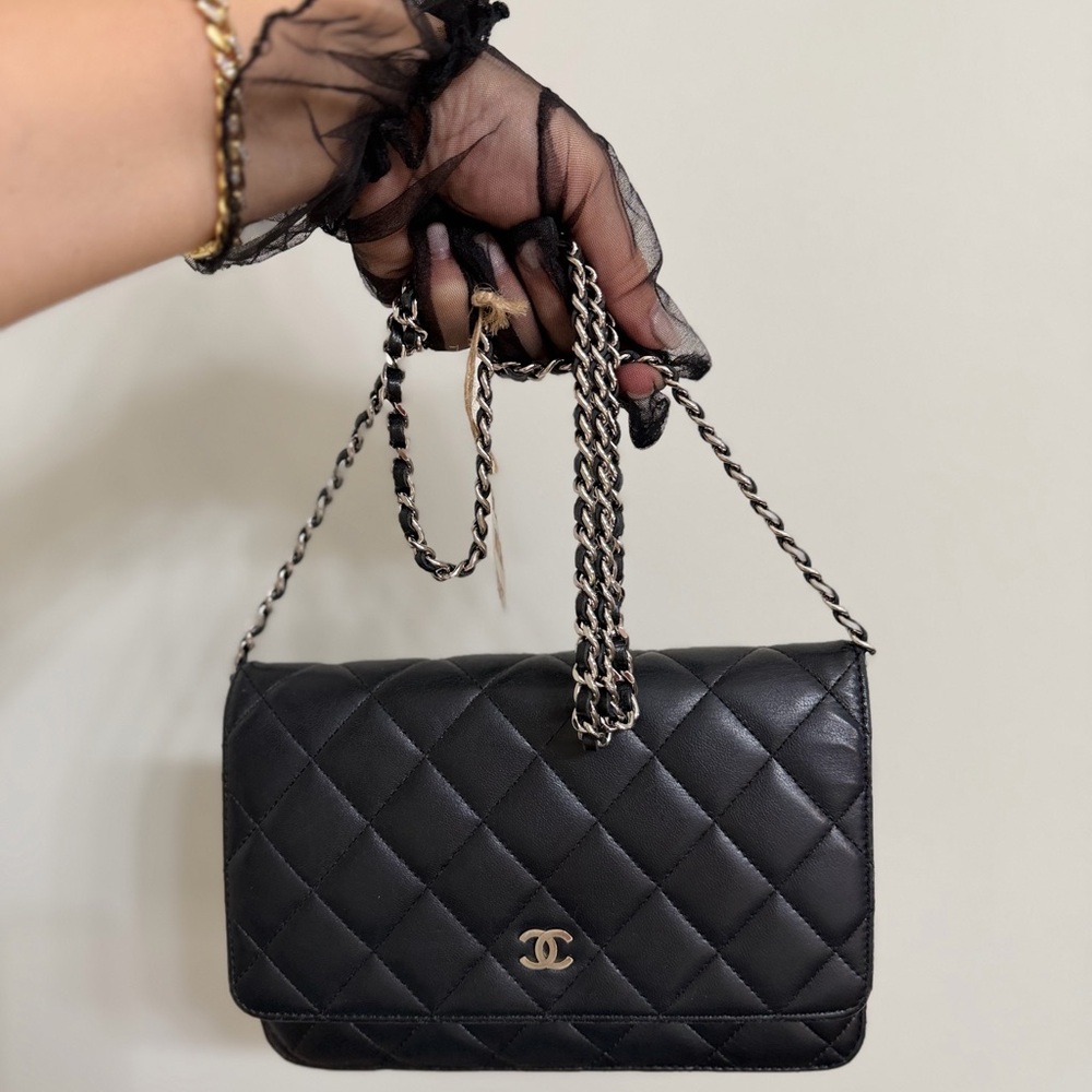 CHANEL LAMBSKIN WALLET ON CHAIN - Picture 2 of 16
